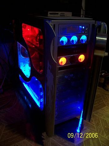 Моддинг корпуса THERMALTAKE VA9000S KANDALF