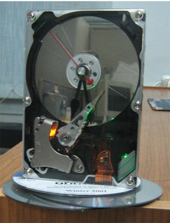 Моддинг HDD Quantum + часы